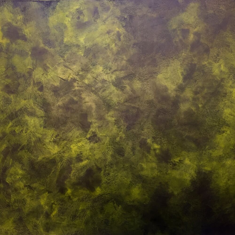 Målning i svar och gul färg.